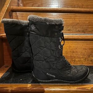 Columbia Women's Quilted Black Winter Boots